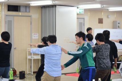 お仕事帰りのビジネスパーソン対象 サッカーコーチが教えるクーバー コーチング サッカー ヨガ レッスン Peatix