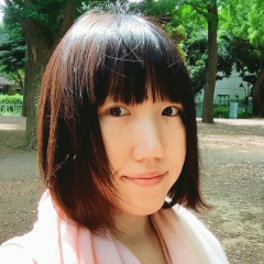 由良万紀子